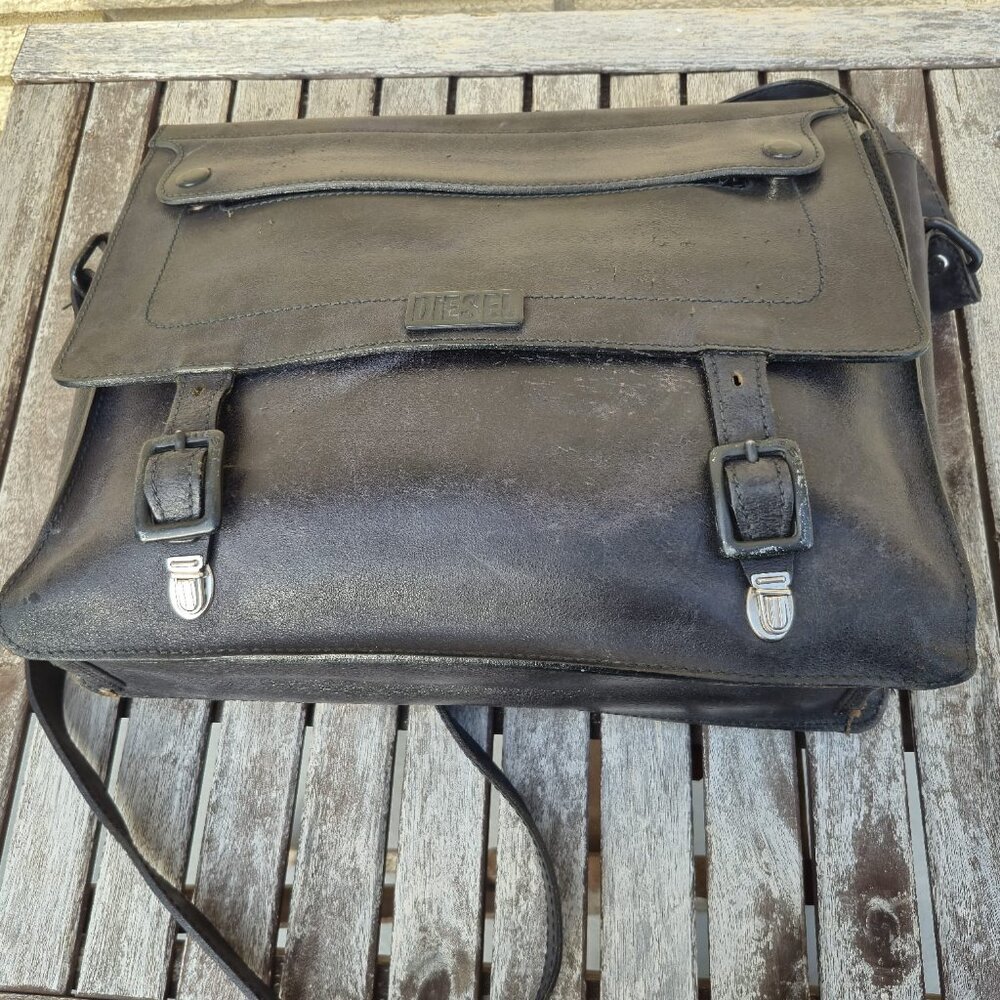 Vintage Diesel Italian Leather Messenger Bag, Retro Flap Closure & Logo Detail - Picture 3 of 13